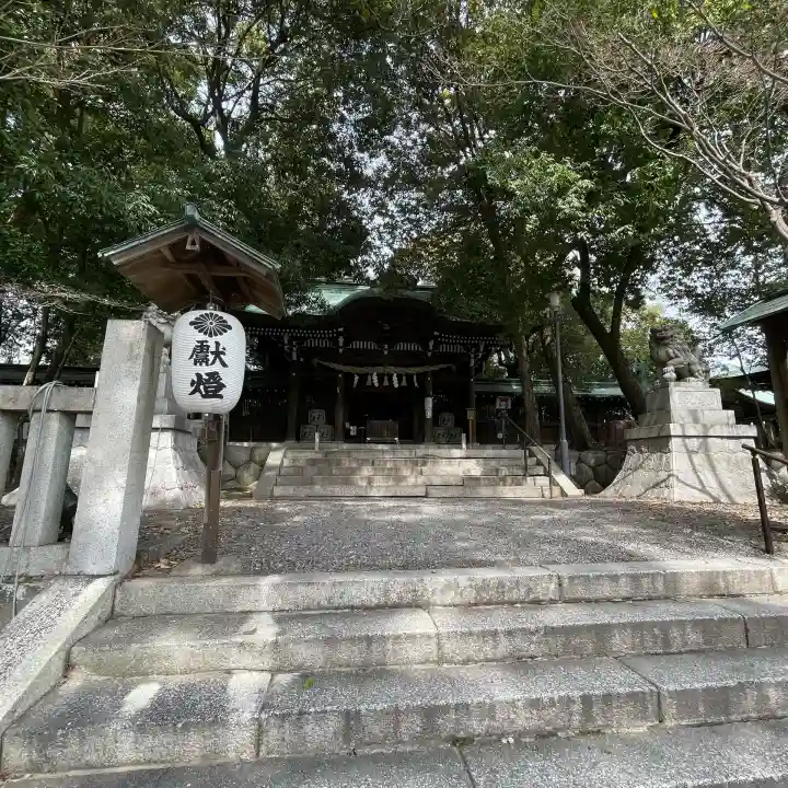 堤治神社の{uncategorized: "未分類", other: "その他", undefined: "問題あり", building: "その他建物", grave: "お墓", sacred_gate: "鳥居", guardian: "狛犬", statue: "像", buddha: "仏像", history: "歴史", nature: "自然", garden: "庭園", animal: "動物", pagoda: "塔", temizu: "手水舎", mountain_gate: "山門・神門", sanctuary: "本殿・本堂", subordinate: "末社・摂社", art: "芸術", scenery: "景色", jizo: "地蔵", ema: "絵馬", goshuin: "御朱印", omikuji: "おみくじ", items: "授与品その他", amulet: "お守り", goshuincho: "御朱印帳", eats: "食事", festival: "お祭り", votive_dance: "神楽", shichigosan: "七五三参", wedding: "結婚式", experience: "体験その他", initially: "初詣", around: "周辺", anti_infection: "感染症対策"}