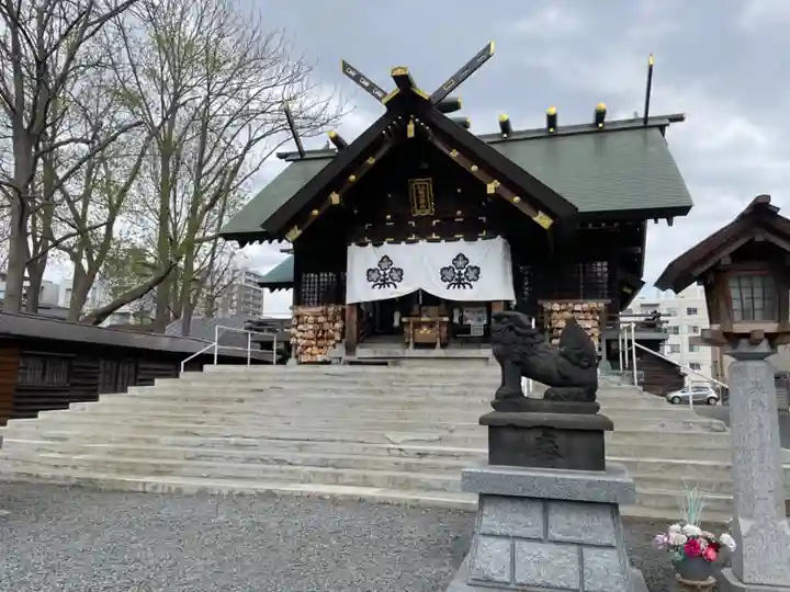 札幌諏訪神社の本殿・本堂