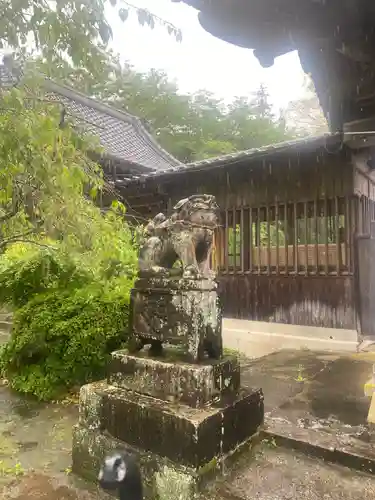 城井八幡社の狛犬