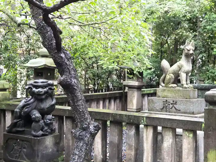繁榮稲荷神社の狛犬