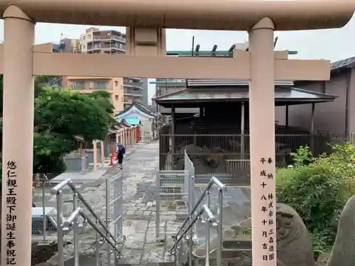 鶴見神社の鳥居