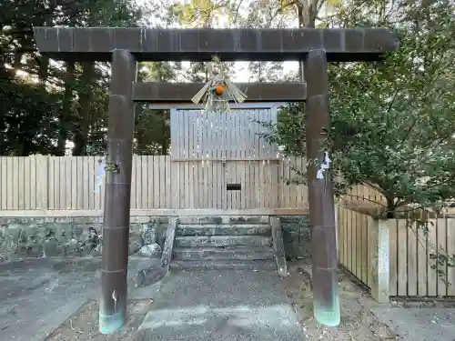 天玉神社の{uncategorized: "未分類", other: "その他", undefined: "問題あり", building: "その他建物", grave: "お墓", sacred_gate: "鳥居", guardian: "狛犬", statue: "像", buddha: "仏像", history: "歴史", nature: "自然", garden: "庭園", animal: "動物", pagoda: "塔", temizu: "手水舎", mountain_gate: "山門・神門", sanctuary: "本殿・本堂", subordinate: "末社・摂社", art: "芸術", scenery: "景色", jizo: "地蔵", ema: "絵馬", goshuin: "御朱印", omikuji: "おみくじ", items: "授与品その他", amulet: "お守り", goshuincho: "御朱印帳", eats: "食事", festival: "お祭り", votive_dance: "神楽", shichigosan: "七五三参", wedding: "結婚式", experience: "体験その他", initially: "初詣", around: "周辺", anti_infection: "感染症対策"}