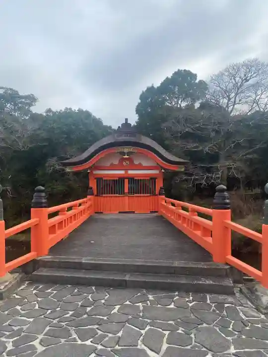 宇佐神宮の{uncategorized: "未分類", other: "その他", undefined: "問題あり", building: "その他建物", grave: "お墓", sacred_gate: "鳥居", guardian: "狛犬", statue: "像", buddha: "仏像", history: "歴史", nature: "自然", garden: "庭園", animal: "動物", pagoda: "塔", temizu: "手水舎", mountain_gate: "山門・神門", sanctuary: "本殿・本堂", subordinate: "末社・摂社", art: "芸術", scenery: "景色", jizo: "地蔵", ema: "絵馬", goshuin: "御朱印", omikuji: "おみくじ", items: "授与品その他", amulet: "お守り", goshuincho: "御朱印帳", eats: "食事", festival: "お祭り", votive_dance: "神楽", shichigosan: "七五三参", wedding: "結婚式", experience: "体験その他", initially: "初詣", around: "周辺", anti_infection: "感染症対策"}