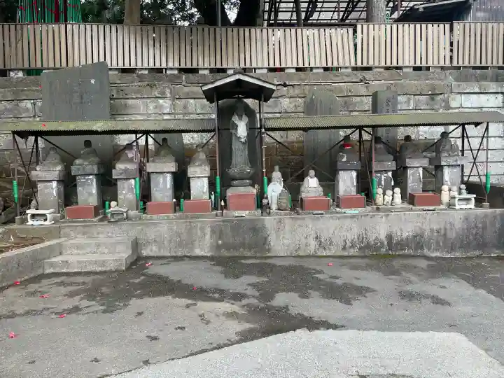 咤枳尼天堂 (出世稲荷)の{uncategorized: "未分類", other: "その他", undefined: "問題あり", building: "その他建物", grave: "お墓", sacred_gate: "鳥居", guardian: "狛犬", statue: "像", buddha: "仏像", history: "歴史", nature: "自然", garden: "庭園", animal: "動物", pagoda: "塔", temizu: "手水舎", mountain_gate: "山門・神門", sanctuary: "本殿・本堂", subordinate: "末社・摂社", art: "芸術", scenery: "景色", jizo: "地蔵", ema: "絵馬", goshuin: "御朱印", omikuji: "おみくじ", items: "授与品その他", amulet: "お守り", goshuincho: "御朱印帳", eats: "食事", festival: "お祭り", votive_dance: "神楽", shichigosan: "七五三参", wedding: "結婚式", experience: "体験その他", initially: "初詣", around: "周辺", anti_infection: "感染症対策"}