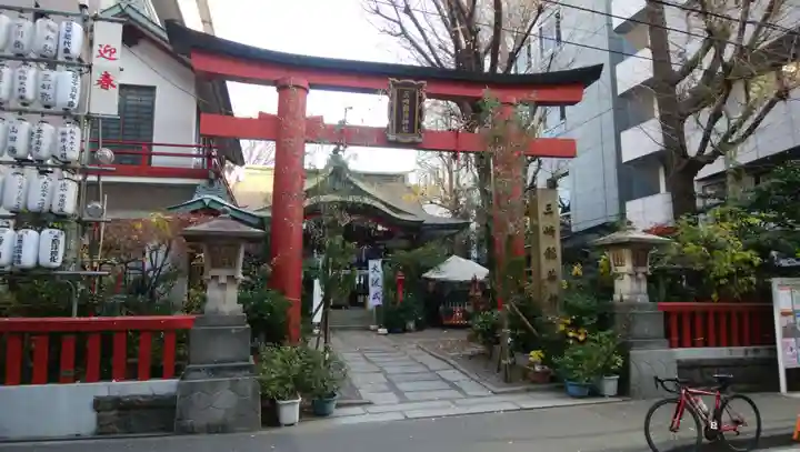 三崎稲荷神社の鳥居