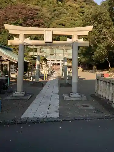 那閉神社の鳥居