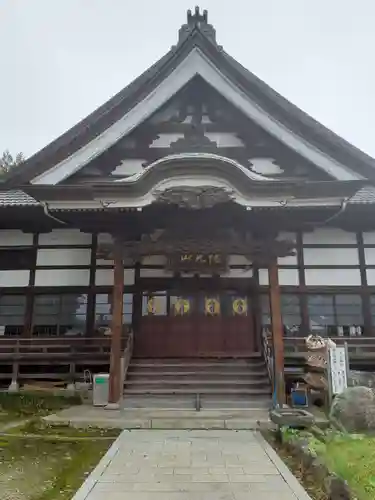 雄山寺の本殿