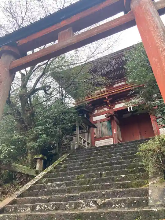 吉野水分神社(吉野町)の山門・神門