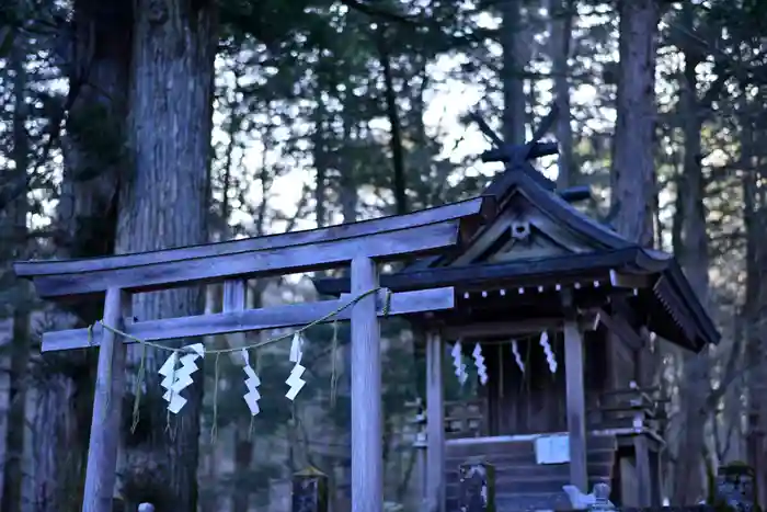 瀧尾高徳水神社 の建物その他