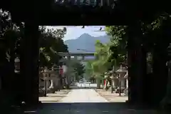 白鳥神社の山門