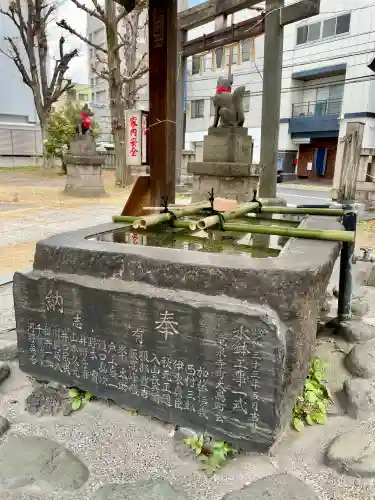 千束稲荷神社の{uncategorized: "未分類", other: "その他", undefined: "問題あり", building: "その他建物", grave: "お墓", sacred_gate: "鳥居", guardian: "狛犬", statue: "像", buddha: "仏像", history: "歴史", nature: "自然", garden: "庭園", animal: "動物", pagoda: "塔", temizu: "手水舎", mountain_gate: "山門・神門", sanctuary: "本殿・本堂", subordinate: "末社・摂社", art: "芸術", scenery: "景色", jizo: "地蔵", ema: "絵馬", goshuin: "御朱印", omikuji: "おみくじ", items: "授与品その他", amulet: "お守り", goshuincho: "御朱印帳", eats: "食事", festival: "お祭り", votive_dance: "神楽", shichigosan: "七五三参", wedding: "結婚式", experience: "体験その他", initially: "初詣", around: "周辺", anti_infection: "感染症対策"}