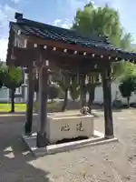 神明社の手水舎