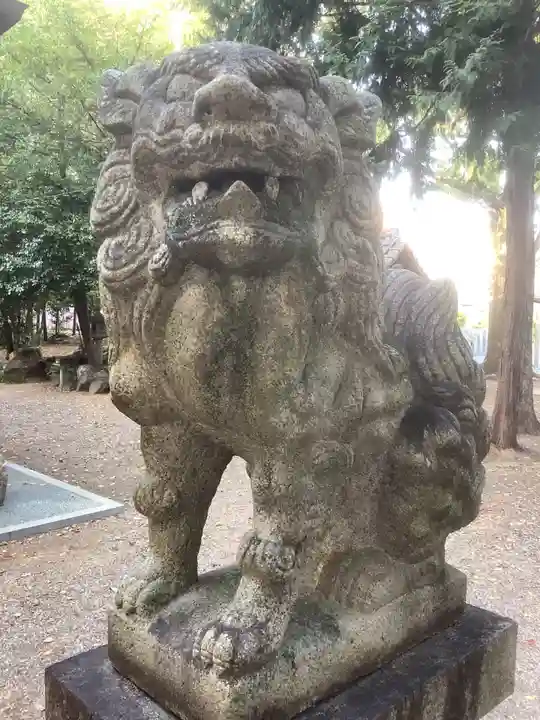 六所社(如意申町)の狛犬