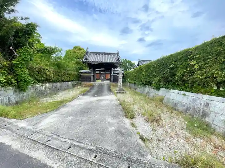 陽光寺の{uncategorized: "未分類", other: "その他", undefined: "問題あり", building: "その他建物", grave: "お墓", sacred_gate: "鳥居", guardian: "狛犬", statue: "像", buddha: "仏像", history: "歴史", nature: "自然", garden: "庭園", animal: "動物", pagoda: "塔", temizu: "手水舎", mountain_gate: "山門・神門", sanctuary: "本殿・本堂", subordinate: "末社・摂社", art: "芸術", scenery: "景色", jizo: "地蔵", ema: "絵馬", goshuin: "御朱印", omikuji: "おみくじ", items: "授与品その他", amulet: "お守り", goshuincho: "御朱印帳", eats: "食事", festival: "お祭り", votive_dance: "神楽", shichigosan: "七五三参", wedding: "結婚式", experience: "体験その他", initially: "初詣", around: "周辺", anti_infection: "感染症対策"}