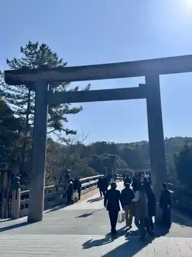 伊勢神宮内宮（皇大神宮）の{uncategorized: "未分類", other: "その他", undefined: "問題あり", building: "その他建物", grave: "お墓", sacred_gate: "鳥居", guardian: "狛犬", statue: "像", buddha: "仏像", history: "歴史", nature: "自然", garden: "庭園", animal: "動物", pagoda: "塔", temizu: "手水舎", mountain_gate: "山門・神門", sanctuary: "本殿・本堂", subordinate: "末社・摂社", art: "芸術", scenery: "景色", jizo: "地蔵", ema: "絵馬", goshuin: "御朱印", omikuji: "おみくじ", items: "授与品その他", amulet: "お守り", goshuincho: "御朱印帳", eats: "食事", festival: "お祭り", votive_dance: "神楽", shichigosan: "七五三参", wedding: "結婚式", experience: "体験その他", initially: "初詣", around: "周辺", anti_infection: "感染症対策"}