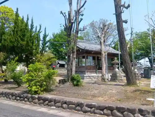 諏訪神社の{uncategorized: "未分類", other: "その他", undefined: "問題あり", building: "その他建物", grave: "お墓", sacred_gate: "鳥居", guardian: "狛犬", statue: "像", buddha: "仏像", history: "歴史", nature: "自然", garden: "庭園", animal: "動物", pagoda: "塔", temizu: "手水舎", mountain_gate: "山門・神門", sanctuary: "本殿・本堂", subordinate: "末社・摂社", art: "芸術", scenery: "景色", jizo: "地蔵", ema: "絵馬", goshuin: "御朱印", omikuji: "おみくじ", items: "授与品その他", amulet: "お守り", goshuincho: "御朱印帳", eats: "食事", festival: "お祭り", votive_dance: "神楽", shichigosan: "七五三参", wedding: "結婚式", experience: "体験その他", initially: "初詣", around: "周辺", anti_infection: "感染症対策"}