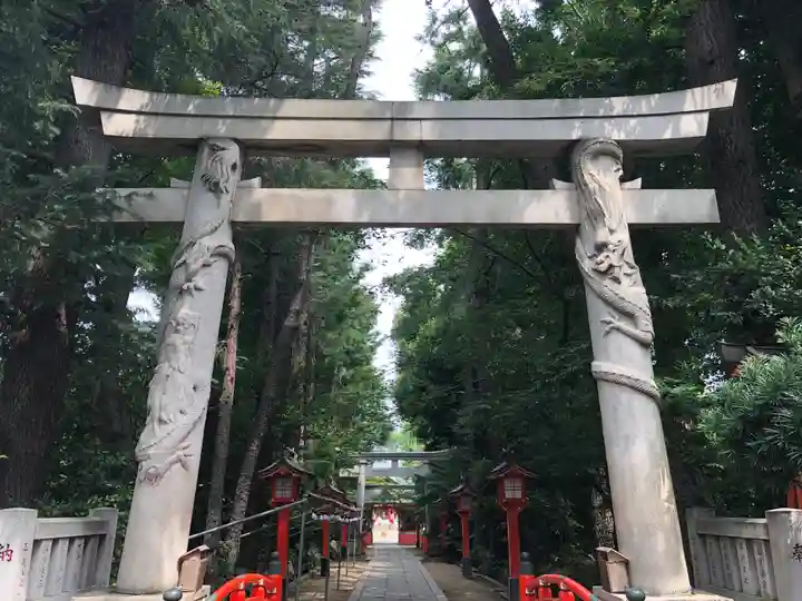 馬橋稲荷神社の鳥居