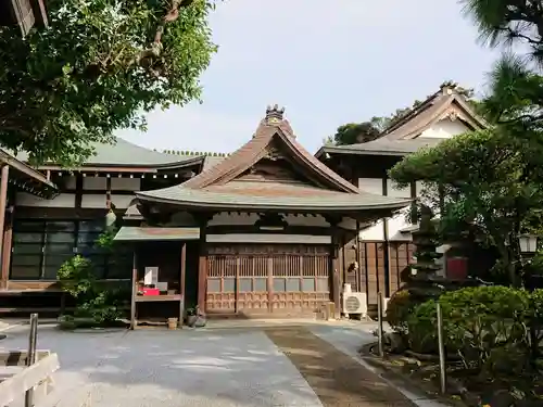 泉蔵寺の本殿・本堂