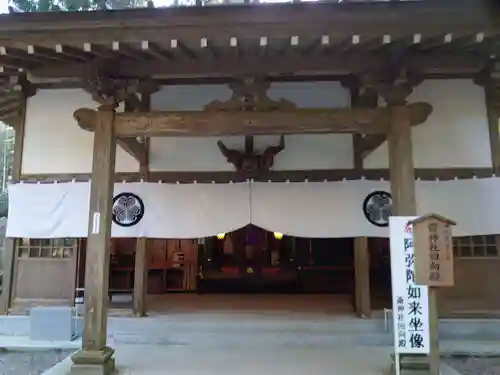 御岩神社の本殿・本堂