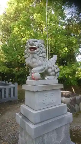 籠守勝手神社（木曽川町黒田）の狛犬