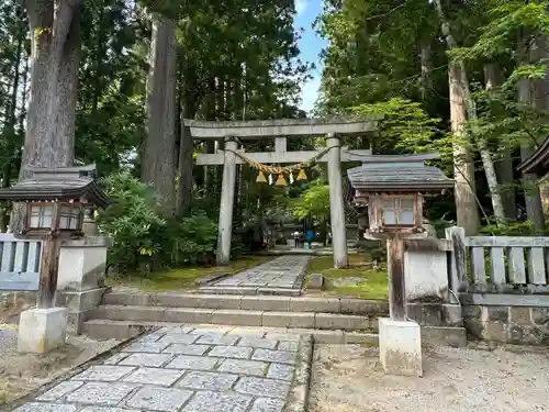 雄山神社中宮祈願殿(富山県)