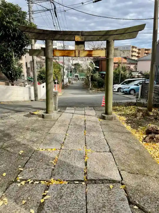八杉神社の{uncategorized: "未分類", other: "その他", undefined: "問題あり", building: "その他建物", grave: "お墓", sacred_gate: "鳥居", guardian: "狛犬", statue: "像", buddha: "仏像", history: "歴史", nature: "自然", garden: "庭園", animal: "動物", pagoda: "塔", temizu: "手水舎", mountain_gate: "山門・神門", sanctuary: "本殿・本堂", subordinate: "末社・摂社", art: "芸術", scenery: "景色", jizo: "地蔵", ema: "絵馬", goshuin: "御朱印", omikuji: "おみくじ", items: "授与品その他", amulet: "お守り", goshuincho: "御朱印帳", eats: "食事", festival: "お祭り", votive_dance: "神楽", shichigosan: "七五三参", wedding: "結婚式", experience: "体験その他", initially: "初詣", around: "周辺", anti_infection: "感染症対策"}