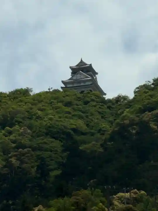 岐阜護國神社の{uncategorized: "未分類", other: "その他", undefined: "問題あり", building: "その他建物", grave: "お墓", sacred_gate: "鳥居", guardian: "狛犬", statue: "像", buddha: "仏像", history: "歴史", nature: "自然", garden: "庭園", animal: "動物", pagoda: "塔", temizu: "手水舎", mountain_gate: "山門・神門", sanctuary: "本殿・本堂", subordinate: "末社・摂社", art: "芸術", scenery: "景色", jizo: "地蔵", ema: "絵馬", goshuin: "御朱印", omikuji: "おみくじ", items: "授与品その他", amulet: "お守り", goshuincho: "御朱印帳", eats: "食事", festival: "お祭り", votive_dance: "神楽", shichigosan: "七五三参", wedding: "結婚式", experience: "体験その他", initially: "初詣", around: "周辺", anti_infection: "感染症対策"}