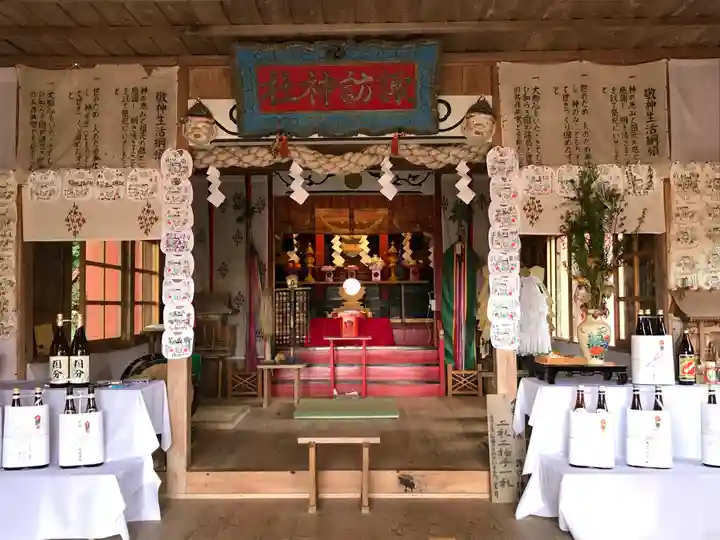 諏訪神社の本殿・本堂