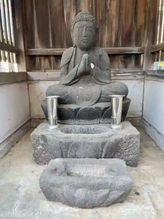 蓮慶寺の{uncategorized: "未分類", other: "その他", undefined: "問題あり", building: "その他建物", grave: "お墓", sacred_gate: "鳥居", guardian: "狛犬", statue: "像", buddha: "仏像", history: "歴史", nature: "自然", garden: "庭園", animal: "動物", pagoda: "塔", temizu: "手水舎", mountain_gate: "山門・神門", sanctuary: "本殿・本堂", subordinate: "末社・摂社", art: "芸術", scenery: "景色", jizo: "地蔵", ema: "絵馬", goshuin: "御朱印", omikuji: "おみくじ", items: "授与品その他", amulet: "お守り", goshuincho: "御朱印帳", eats: "食事", festival: "お祭り", votive_dance: "神楽", shichigosan: "七五三参", wedding: "結婚式", experience: "体験その他", initially: "初詣", around: "周辺", anti_infection: "感染症対策"}