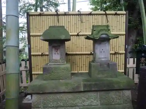 東新町氷川神社の末社・摂社