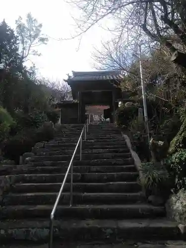 観音寺の山門