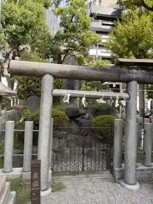 難波八阪神社の鳥居