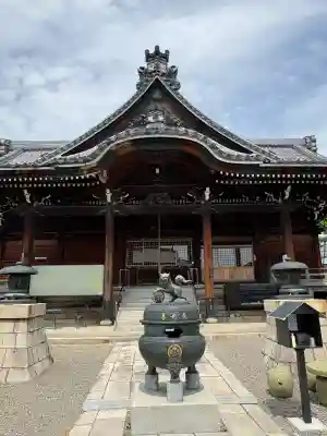 新善光寺の{uncategorized: "未分類", other: "その他", undefined: "問題あり", building: "その他建物", grave: "お墓", sacred_gate: "鳥居", guardian: "狛犬", statue: "像", buddha: "仏像", history: "歴史", nature: "自然", garden: "庭園", animal: "動物", pagoda: "塔", temizu: "手水舎", mountain_gate: "山門・神門", sanctuary: "本殿・本堂", subordinate: "末社・摂社", art: "芸術", scenery: "景色", jizo: "地蔵", ema: "絵馬", goshuin: "御朱印", omikuji: "おみくじ", items: "授与品その他", amulet: "お守り", goshuincho: "御朱印帳", eats: "食事", festival: "お祭り", votive_dance: "神楽", shichigosan: "七五三参", wedding: "結婚式", experience: "体験その他", initially: "初詣", around: "周辺", anti_infection: "感染症対策"}