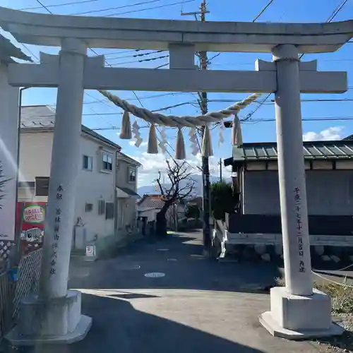 座間神社の鳥居