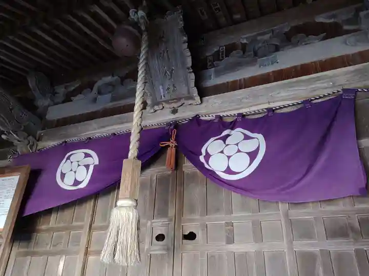 鵜川神社の本殿・本堂