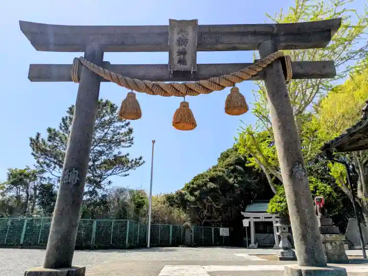 小動神社の{uncategorized: "未分類", other: "その他", undefined: "問題あり", building: "その他建物", grave: "お墓", sacred_gate: "鳥居", guardian: "狛犬", statue: "像", buddha: "仏像", history: "歴史", nature: "自然", garden: "庭園", animal: "動物", pagoda: "塔", temizu: "手水舎", mountain_gate: "山門・神門", sanctuary: "本殿・本堂", subordinate: "末社・摂社", art: "芸術", scenery: "景色", jizo: "地蔵", ema: "絵馬", goshuin: "御朱印", omikuji: "おみくじ", items: "授与品その他", amulet: "お守り", goshuincho: "御朱印帳", eats: "食事", festival: "お祭り", votive_dance: "神楽", shichigosan: "七五三参", wedding: "結婚式", experience: "体験その他", initially: "初詣", around: "周辺", anti_infection: "感染症対策"}