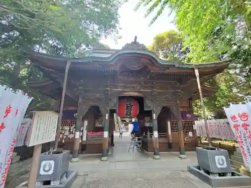 豊川閣　妙厳寺の山門・神門