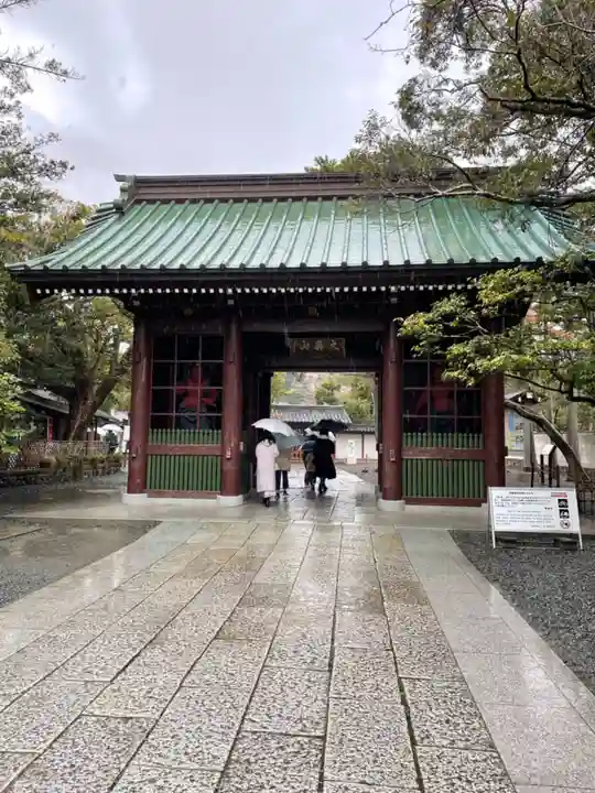 高徳院の山門・神門