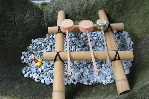 阿久津「田村神社」（郡山市阿久津町）旧社名：伊豆箱根三嶋三社の手水舎