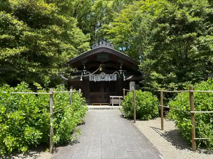 梨木神社の{uncategorized: "未分類", other: "その他", undefined: "問題あり", building: "その他建物", grave: "お墓", sacred_gate: "鳥居", guardian: "狛犬", statue: "像", buddha: "仏像", history: "歴史", nature: "自然", garden: "庭園", animal: "動物", pagoda: "塔", temizu: "手水舎", mountain_gate: "山門・神門", sanctuary: "本殿・本堂", subordinate: "末社・摂社", art: "芸術", scenery: "景色", jizo: "地蔵", ema: "絵馬", goshuin: "御朱印", omikuji: "おみくじ", items: "授与品その他", amulet: "お守り", goshuincho: "御朱印帳", eats: "食事", festival: "お祭り", votive_dance: "神楽", shichigosan: "七五三参", wedding: "結婚式", experience: "体験その他", initially: "初詣", around: "周辺", anti_infection: "感染症対策"}