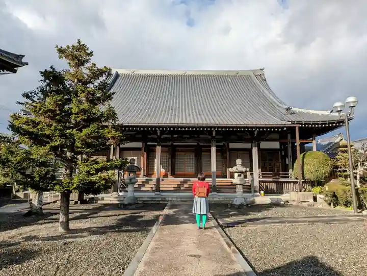 遍崇寺の本殿・本堂