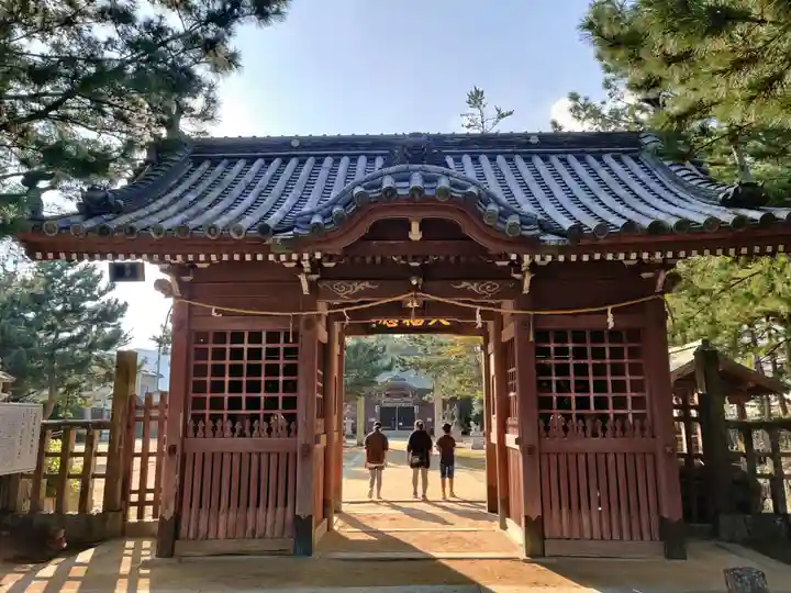 石清水神社の山門・神門