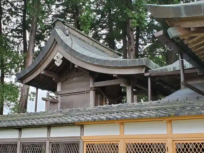 青山神社の本殿