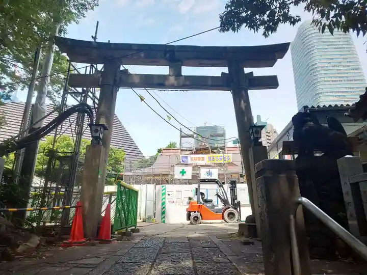 西久保八幡神社の鳥居