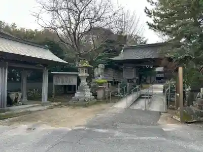 阿太加夜神社の{uncategorized: "未分類", other: "その他", undefined: "問題あり", building: "その他建物", grave: "お墓", sacred_gate: "鳥居", guardian: "狛犬", statue: "像", buddha: "仏像", history: "歴史", nature: "自然", garden: "庭園", animal: "動物", pagoda: "塔", temizu: "手水舎", mountain_gate: "山門・神門", sanctuary: "本殿・本堂", subordinate: "末社・摂社", art: "芸術", scenery: "景色", jizo: "地蔵", ema: "絵馬", goshuin: "御朱印", omikuji: "おみくじ", items: "授与品その他", amulet: "お守り", goshuincho: "御朱印帳", eats: "食事", festival: "お祭り", votive_dance: "神楽", shichigosan: "七五三参", wedding: "結婚式", experience: "体験その他", initially: "初詣", around: "周辺", anti_infection: "感染症対策"}