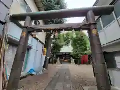 諏訪神社の鳥居