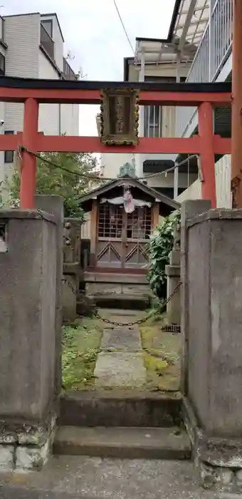 荒木稲荷大明神の鳥居