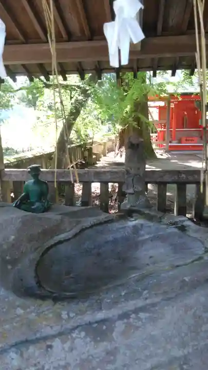 雲八幡宮の手水舎