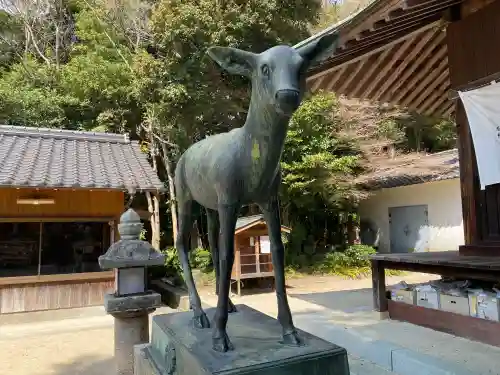 春日神社の{uncategorized: "未分類", other: "その他", undefined: "問題あり", building: "その他建物", grave: "お墓", sacred_gate: "鳥居", guardian: "狛犬", statue: "像", buddha: "仏像", history: "歴史", nature: "自然", garden: "庭園", animal: "動物", pagoda: "塔", temizu: "手水舎", mountain_gate: "山門・神門", sanctuary: "本殿・本堂", subordinate: "末社・摂社", art: "芸術", scenery: "景色", jizo: "地蔵", ema: "絵馬", goshuin: "御朱印", omikuji: "おみくじ", items: "授与品その他", amulet: "お守り", goshuincho: "御朱印帳", eats: "食事", festival: "お祭り", votive_dance: "神楽", shichigosan: "七五三参", wedding: "結婚式", experience: "体験その他", initially: "初詣", around: "周辺", anti_infection: "感染症対策"}