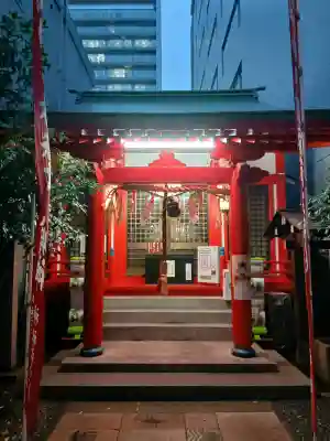 中の棚稲荷大明神の{uncategorized: "未分類", other: "その他", undefined: "問題あり", building: "その他建物", grave: "お墓", sacred_gate: "鳥居", guardian: "狛犬", statue: "像", buddha: "仏像", history: "歴史", nature: "自然", garden: "庭園", animal: "動物", pagoda: "塔", temizu: "手水舎", mountain_gate: "山門・神門", sanctuary: "本殿・本堂", subordinate: "末社・摂社", art: "芸術", scenery: "景色", jizo: "地蔵", ema: "絵馬", goshuin: "御朱印", omikuji: "おみくじ", items: "授与品その他", amulet: "お守り", goshuincho: "御朱印帳", eats: "食事", festival: "お祭り", votive_dance: "神楽", shichigosan: "七五三参", wedding: "結婚式", experience: "体験その他", initially: "初詣", around: "周辺", anti_infection: "感染症対策"}
